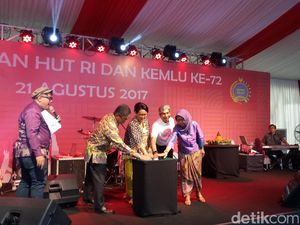 Akui Peran Pembangunan Nasional, Kemlu Luncurkan Kartu Diaspora