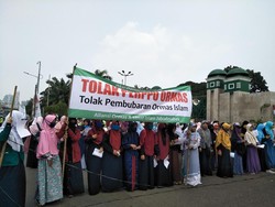 Tolak Perppu Ormas Jadi UU, Massa Aliansi Umat Islam Demo DPR