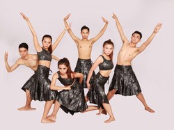 Tarian Dua Sejoli Ceritakan Kisah Kasih Galih-Ratna