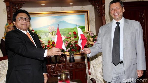 Bertemu Dubes Polandia, Bahas Apa OSO?