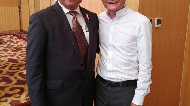 Menkominfo Rudiantara melakukan pertemuan dengan CEO Alibaba Jack Ma.