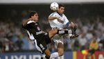 2 Bek Legendaris Ini Bikin Hat-trick di Tiga Laga Berbeda