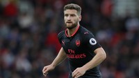 Shkodran Mustafi juga layak masuk starting IX di posisi bek. Palang pintu Arsenal itu cukup konsisten tampil di Liga Inggris musim ini. (Foto: David Rogers/Getty Images)