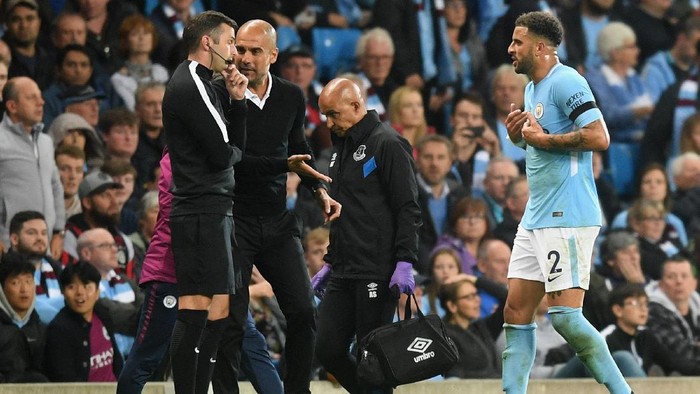 Guardiola Tak Mau Komentari Kartu Merah Walker