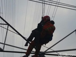 9 Hari Bertengger di Sutet, Agustinus Akhirnya Dibawa Turun