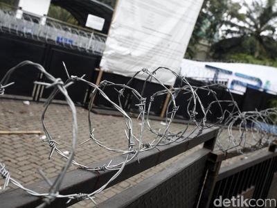 Gedung TPI Dipagar 4 Lapis dan Kawat Berduri