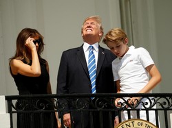 Akibat Fatal Lihat Gerhana Matahari Tanpa Kacamata Seperti Donald Trump