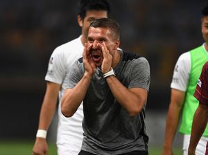 Lukas Podolski Berencana Tuntut Sebuah Media atas Kasus Salah Foto
