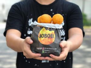 Jajanan Kaki Lima Naik Kelas dengan Tambahan Topping dan Tampilan Cantik