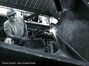 Teguh Ostenrik Bikin Karya Instalasi dari Tembok Berlin