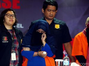 Wajah Pasutri Penipu Duit Ribuan Jemaah First Travel Wajah Pasutri Penipu Duit Ribuan Jemaah First Travel