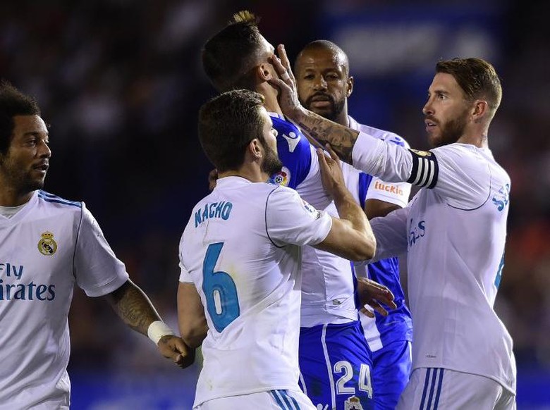 Modric Bermain Fair Play, Ramos Malah Marah-marah Modric Bermain Fair Play, Ramos Malah Marah-marah