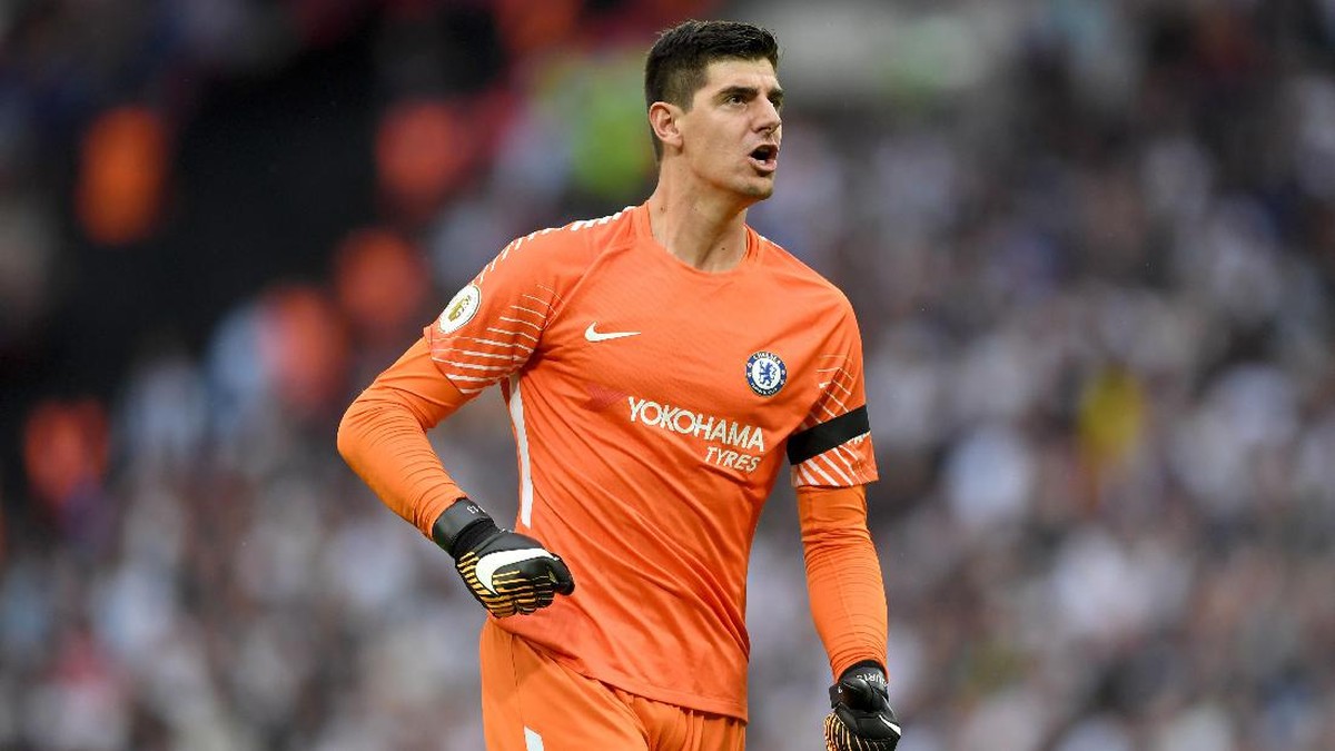 Thibaut Courtois menyindir suporter Spurs yang kurang berisik di Wembley (Foto: Shaun Botterill/Getty Images)
