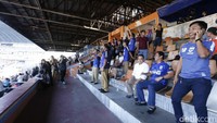 Ratusan ribu penonton mendatangi kandang PSIS Semarang. Tercatat 208.545 orang menyaksikan pertarungan PSIS, yang finis ke-10 di Liga 1 2018. Foto: Angling Adhitya Purbaya