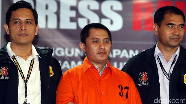 Foto: Ini Dia Bos First Travel Dipamerkan Bareskrim