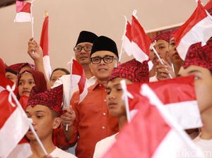 Bupati Anas Lepas Pelajar Ziarah ke Makam Bung Karno hingga Gus Dur