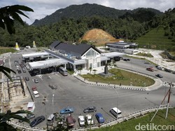 Ekspor-Impor di PLBN Entikong Terhalang Bukit