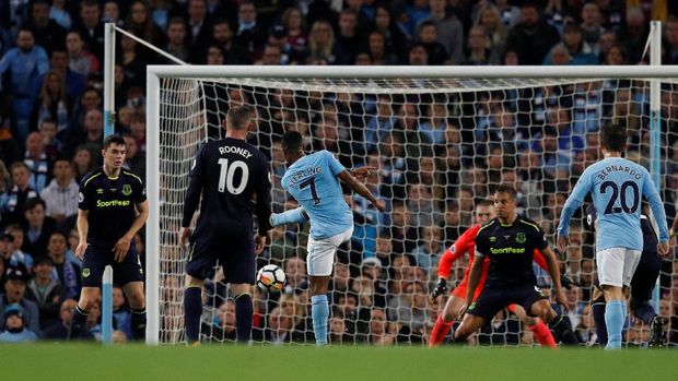 Sterling Selamatkan City dari Kekalahan