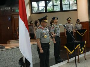 Kapolri Pimpin Upacara Sertijab Asisten Logistik