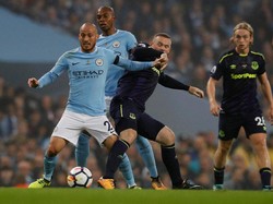 Walker Dikartu Merah, Everton Sementara Ungguli City 1-0