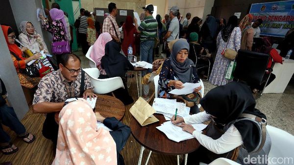 Foto: Pelapor Korban First Travel di Bareskrim Makin Banyak