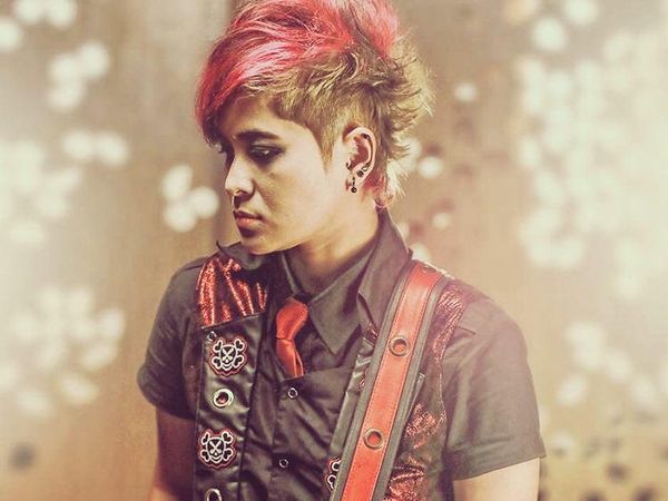 Foto: 7 Gitaris Wanita Cantik dan Berbakat Indonesia