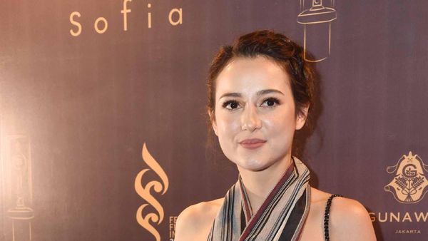 Julie Estelle Tetap Cantik Meski Olahraga Berat