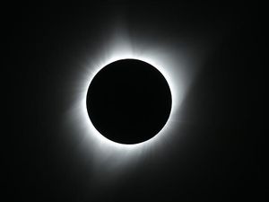 Gerhana Matahari Total Cuma Bisa Dilihat di 11 Daerah Timur RI, Ini Jadwalnya