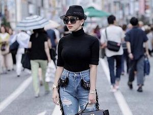 Berpenampilan Beda saat Kuliah, Syahrini Sampai Di-bully