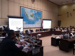 Bahas Pilkada, Komisi II DPR Kritik Aturan Bawaslu soal e-KTP