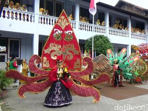 Meriahnya Batik Fashion Show dari Bahan Bekas di Purworejo