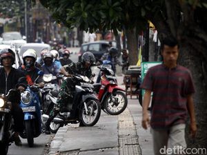 Tertib Trotoar Diperpanjang, Pelanggar Diancam Sanksi Penjara Tertib Trotoar Diperpanjang, Pelanggar Diancam Sanksi Penjara