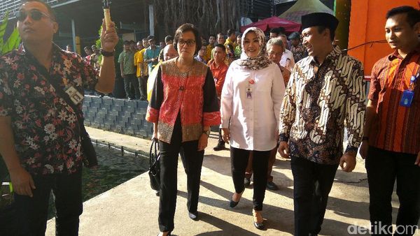 Intip Gaya Sri Mulyani Seharian Keliling Yogyakarta