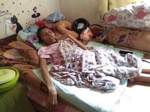 Lusia, Pengidap Kanker Payudara Kaget Dicerai Suaminya Lewat SMS