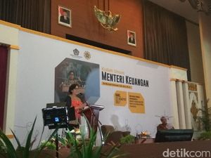 Sri Mulyani Beri Kuliah APBN ke Ratusan Mahasiswa UGM