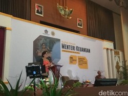 Sri Mulyani Beri Kuliah APBN ke Ratusan Mahasiswa UGM