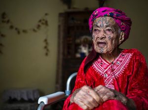 Cantik Ala Wanita Aljazair: Menato Wajah