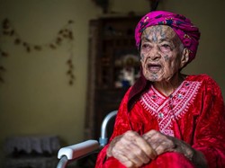 Cantik Ala Wanita Aljazair: Menato Wajah