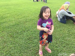 Saat Anak Mudah Tertawa untuk Hal yang Kita Anggap Nggak Lucu