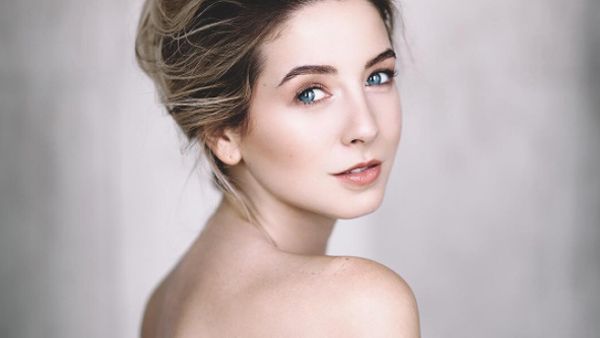 Gadis Cantik Ini Raup Puluhan Miliar Berkat YouTube