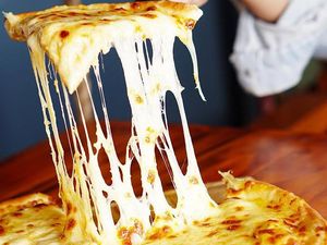 Dirjen Pajak Kirim Pizza ke 66 KPP, Ada Apa? Dirjen Pajak Kirim Pizza ke 66 KPP, Ada Apa?