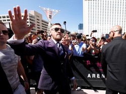 Mayweather dan McGregor Tiba di Las Vegas, Tensi Langsung Panas