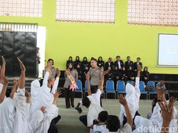 Polwan di Jember Ajak Pelajar Jaga Pergaulan Hindari Narkoba