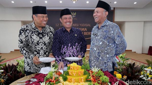 Ultah ke-12, KY Luncurkan 3 Buku