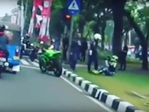 Naik Motor Ugal-ugalan, Pria Ini Kena Batunya