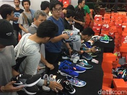 Diskon Sepatu di GI, Sri Mulyani Antre hingga 3 Jam