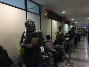 Ada Pemutihan, Wajib Pajak Kendaraan Antre di Samsat Jaksel