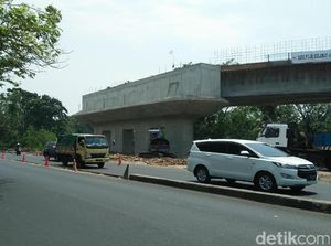 Ini Proyek Perlintasan Kereta yang Membuat Jalan Daan Mogot Ditutup