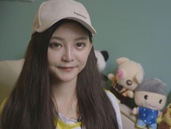 Bintang Video Streaming Cantik Ungkap Kisah Pilu di Balik Gaji Rp 500 Juta