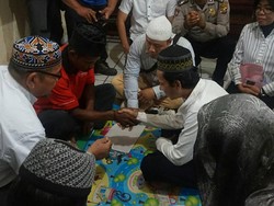 Tahanan Narkoba Menikah di Kantor Polisi, Maharnya Rp 50.000